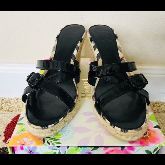 Lovely Burberry Patent leather Check Wedge Sandals - Picture 4 of 12